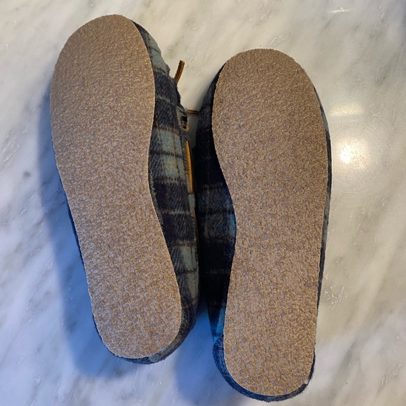 NEW Minnetonka “Cally” Slipper - Women’s size 6 - Picture 2 of 5